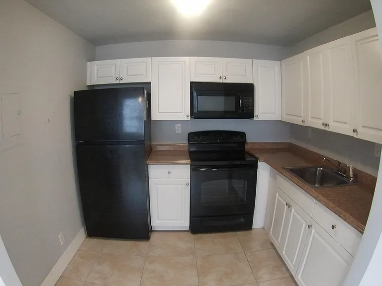 258 Normandy F — Photo 9