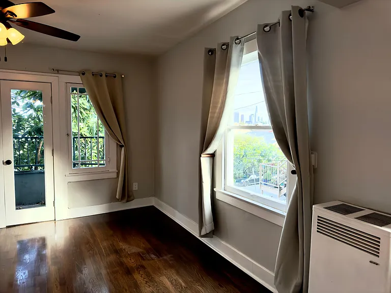 1033 Waterloo St #1/2 — Photo 6