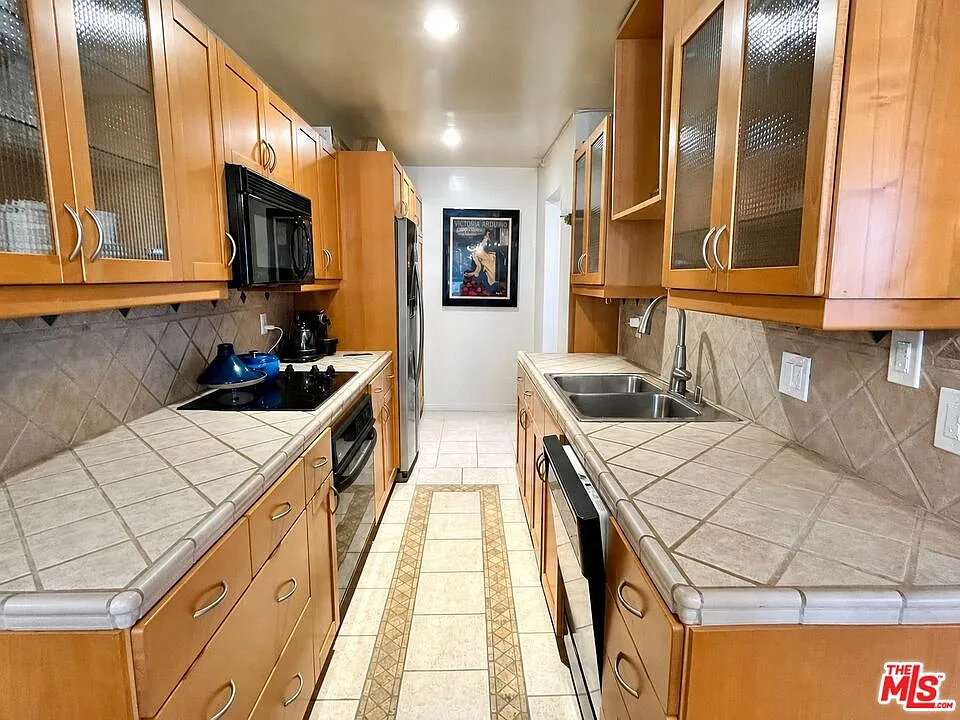 1 bed, 1.0 bath, 742 sqft, $3,250 — Photo 3