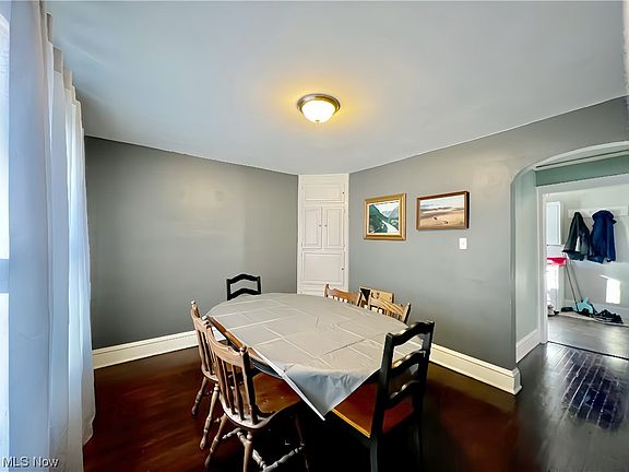 5th image of 526 Lamont Ave