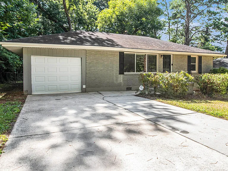 1686 Derrill Dr — Photo 4
