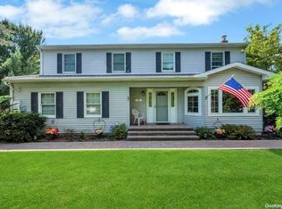 10 Cheryl Ln, East Patchogue, NY 11772