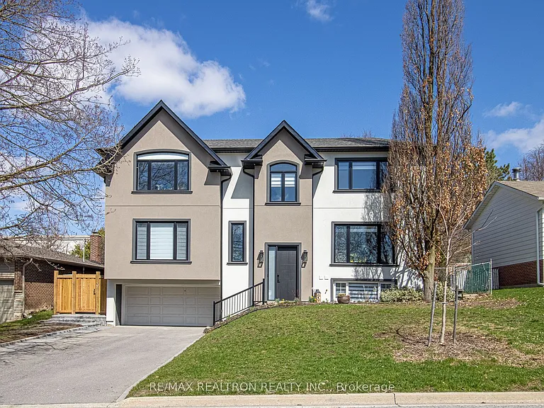 96 Southdale Dr #LOWER — Photo 1