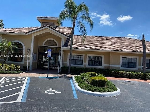 1st image of 300 Palm Cir W APT 208
