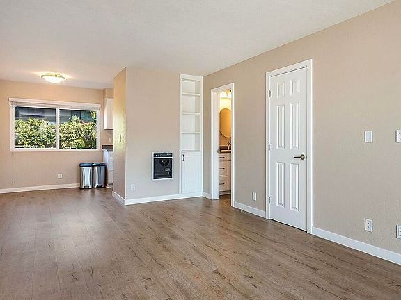 2nd image of 515 E Arrellaga St #8