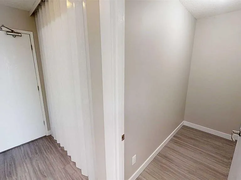 10028 105th Ave #18 — Photo 3
