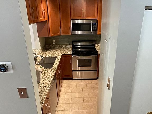 5th image of 301 S Reynolds St APT 217