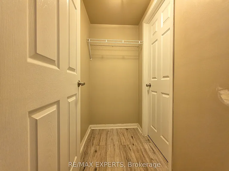 210 Magurn Gate — Photo 10