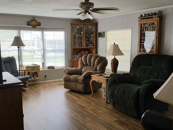 Spacious Living Room with Bay Windows for Sunshine!
