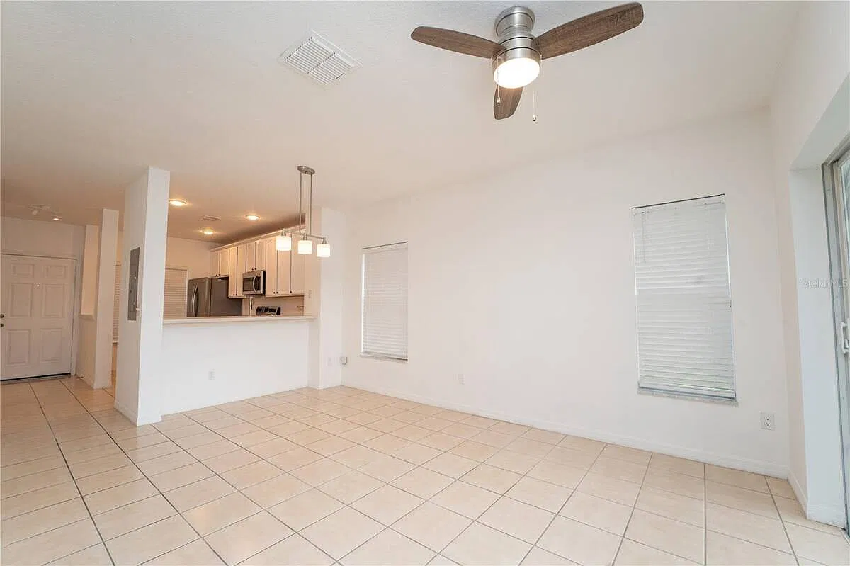2 bed, 2.5 bath, 1071 sqft, $2,000 — Photo 4