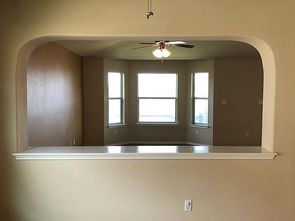 5th image of 2024 Livonia Dr
