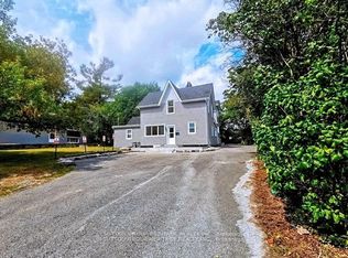 717 King St W, Kingston, ON K7M2G3