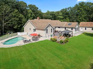 71 Olde Orchard Rd, Clinton, CT 06413