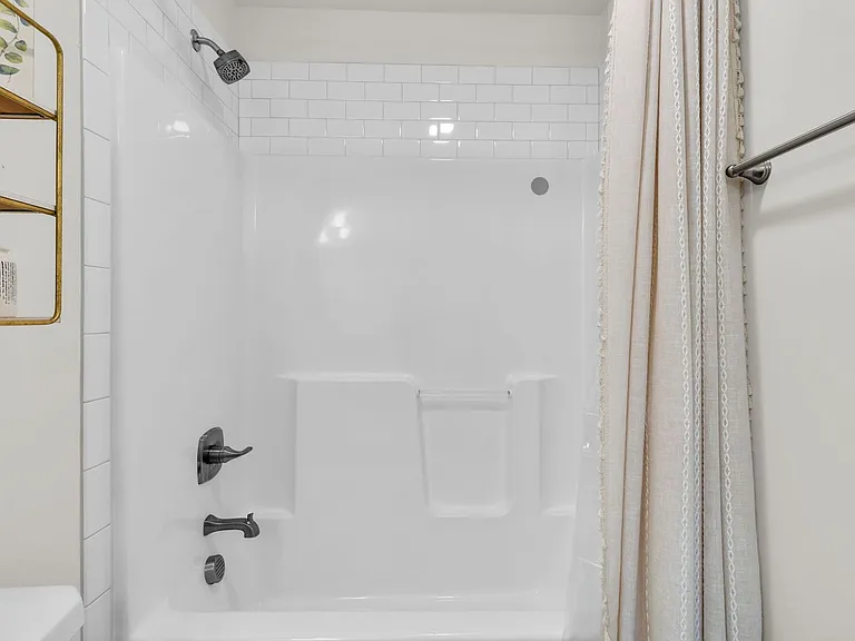 173 London Dr — Photo 31