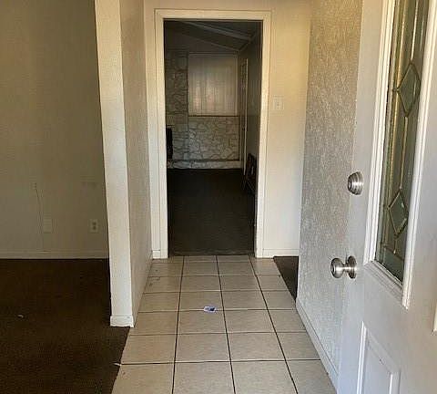 3rd image of 1562 Drury Pl