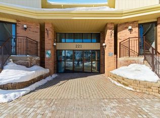 221 Park St N #213, Belleville, ON K8P 2W8