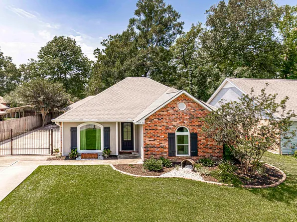 8430 Harold Dr, Denham Springs, LA 70726