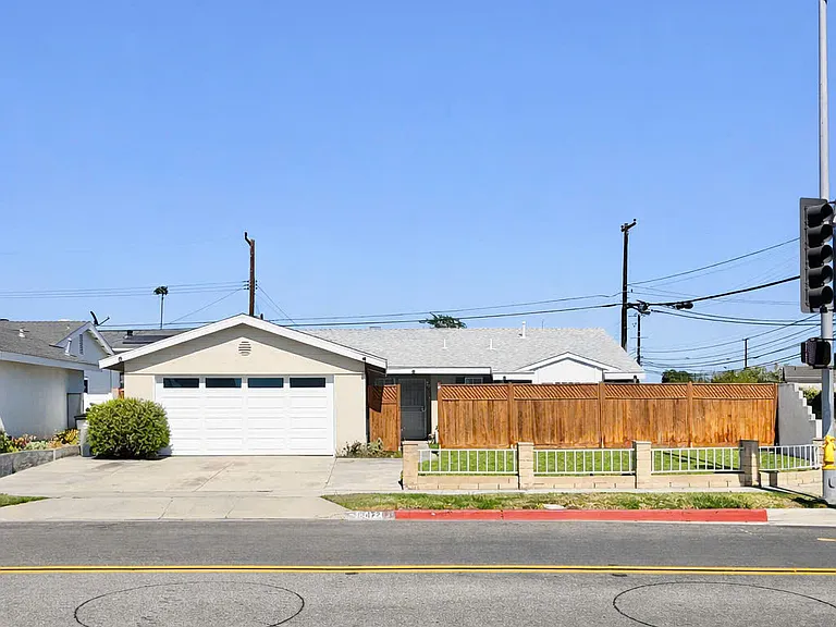 12472 Topaz St — Photo 1