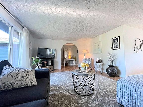 5th image of 6710 NE 63rd Ave