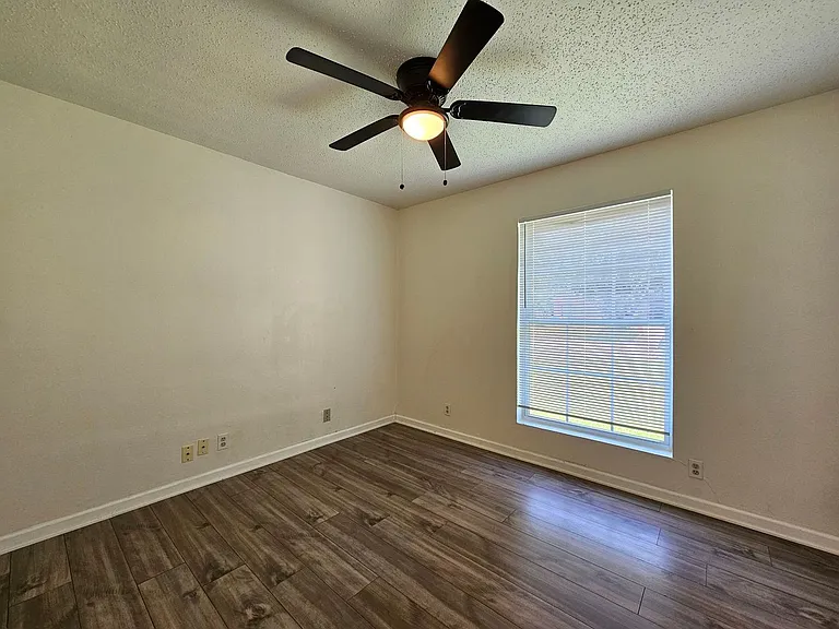 1208 Preswick Cir — Photo 11