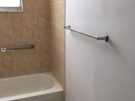 2nd image of 13455 NE 10th Ave APT 412
