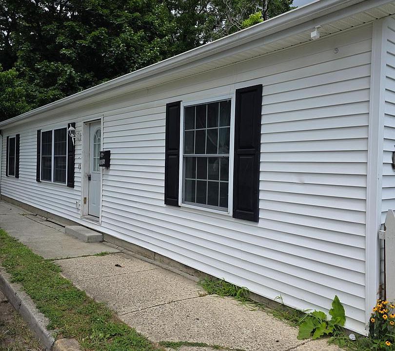 1st image of 305 W Reed St