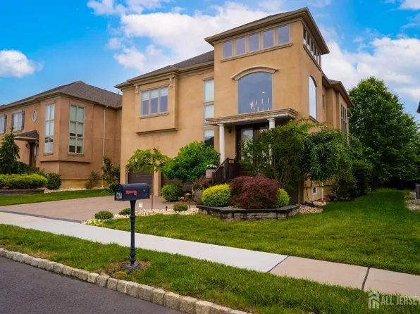 67 Davinci Dr S, Monmouth Junction, NJ 08852