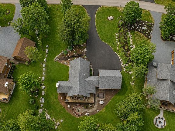2nd image of 260 Biltmore Ridge Trl