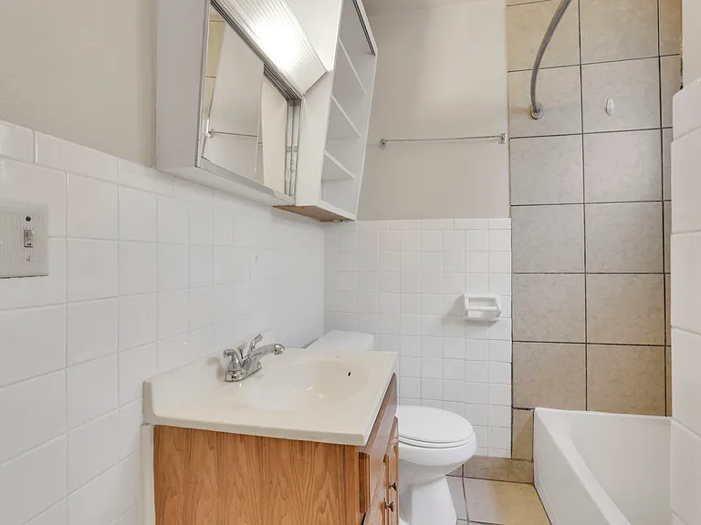 27 W 8th Ave #A — Photo 16
