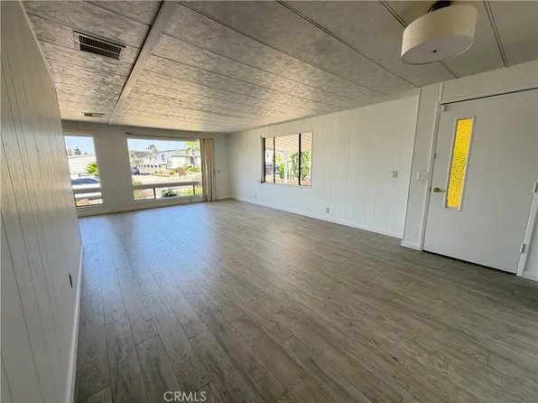 22895 Skylink Dr, Canyon Lake, CA 92587