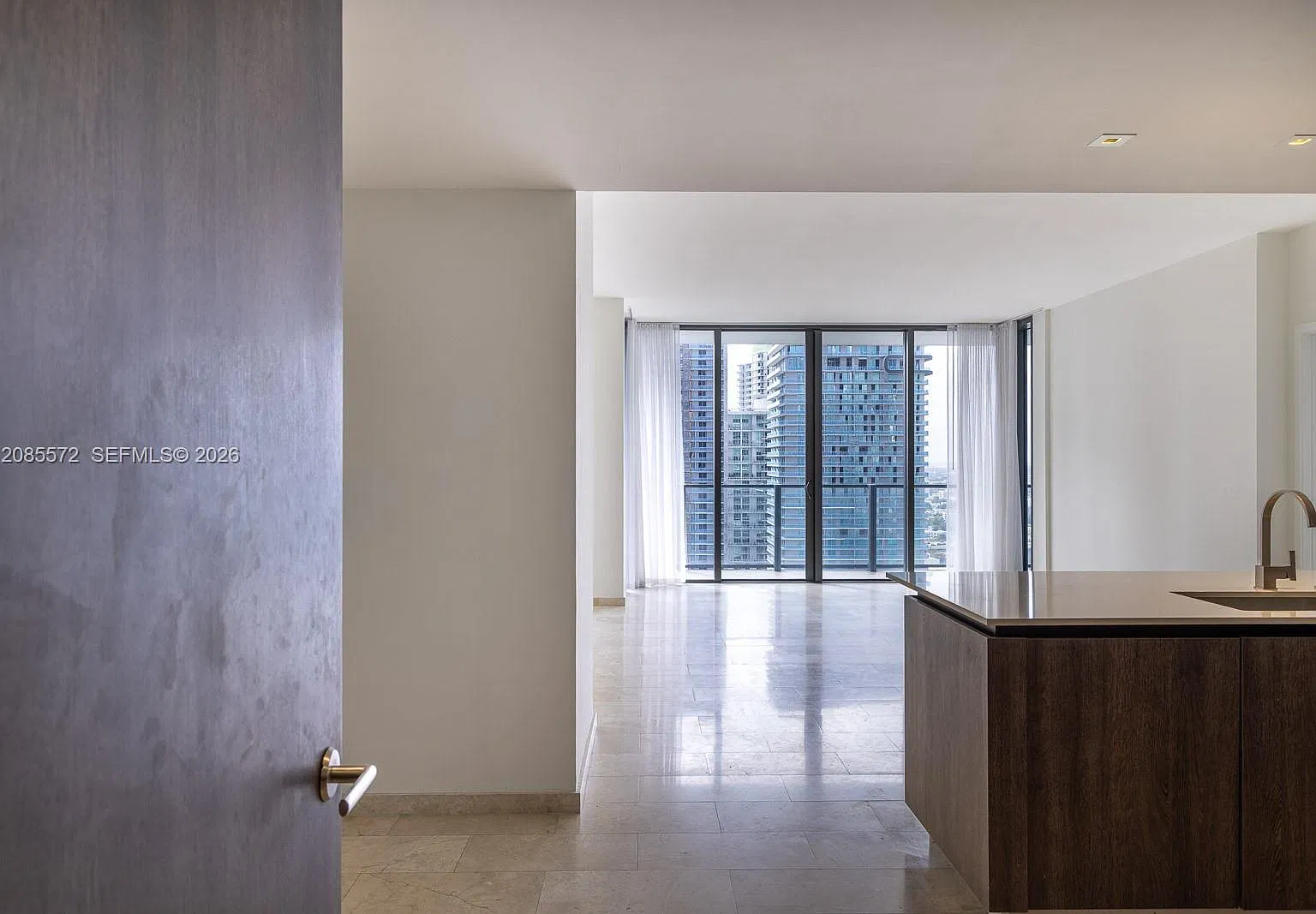 Reach Condo — Photo 1