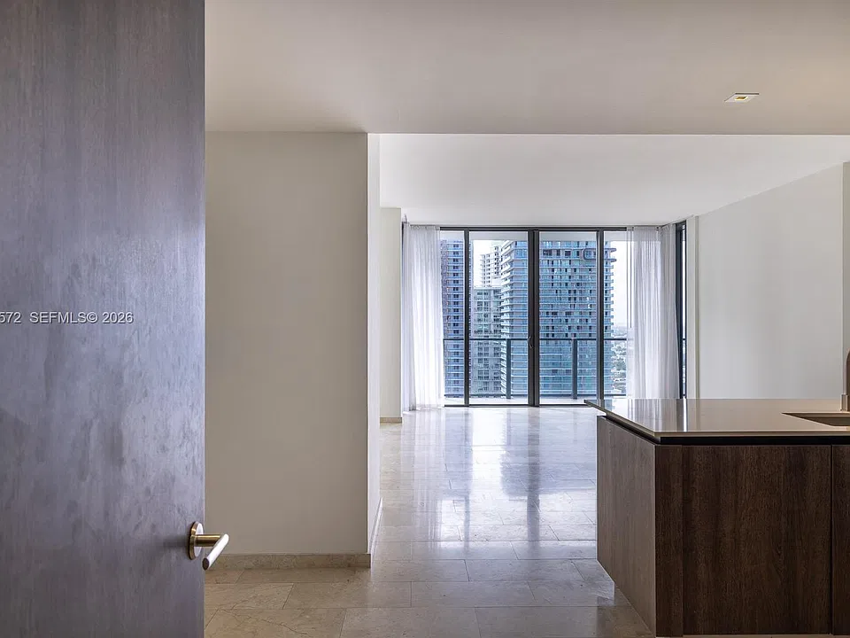 68 SE 6th St #2404