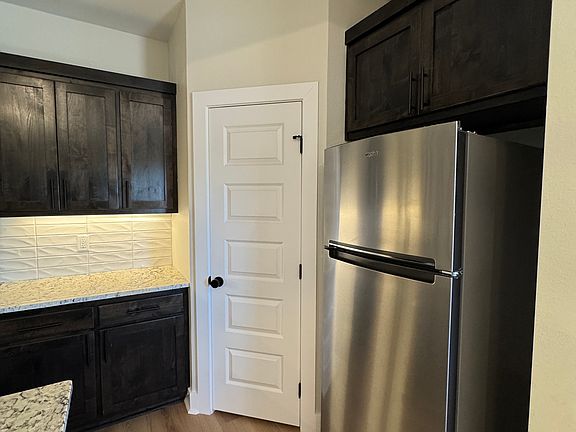 3rd image of 3027 Waco St
