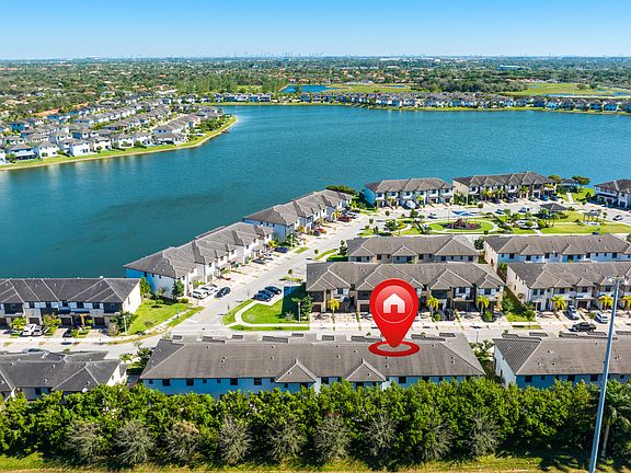 5th image of 15850 NW 91st Court