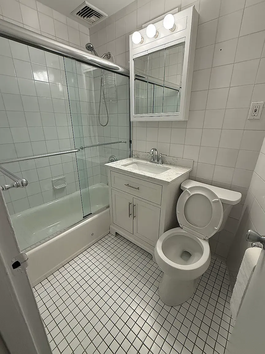 304 East 73rd Street — Photo 4