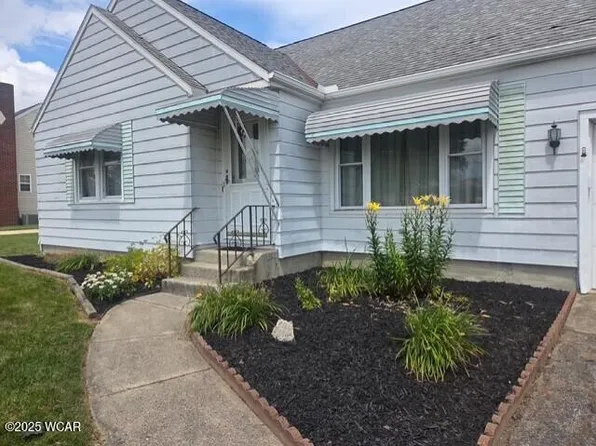704 Defiance St, Wapakoneta, OH 45895