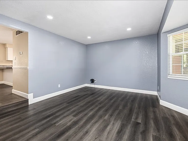 1316 S Manitou Ave — Photo 4