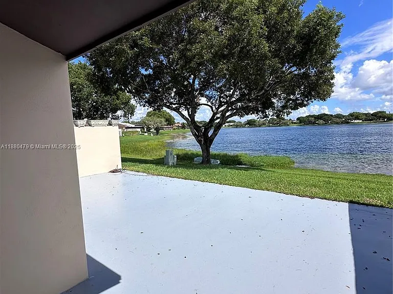 5027 SW 139th Ct #5027 — Photo 5