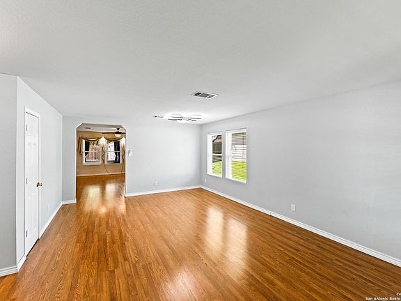 4th image of 108 S Willow Way