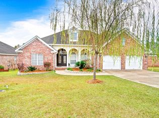 136 W Shore Dr, Hattiesburg, MS 39402