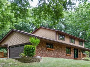 10396 Ray Dr, Roscoe, IL 61073