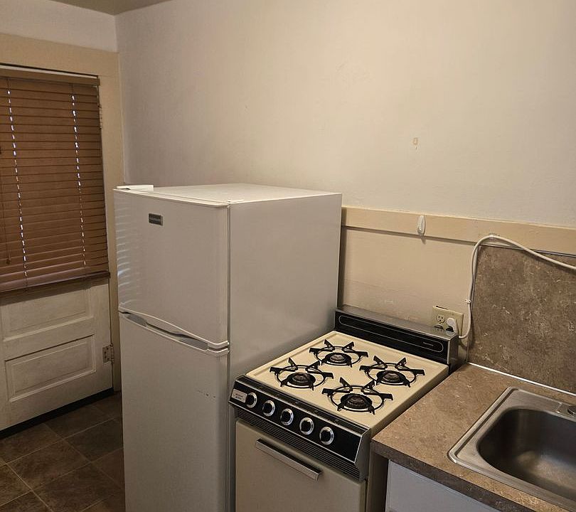 2nd image of 104 S Palouse St APT 2