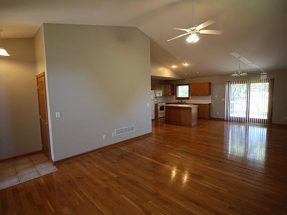 3rd image of 469 Radcliff Dr