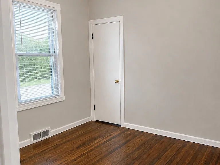 1006 S 48th St — Photo 14