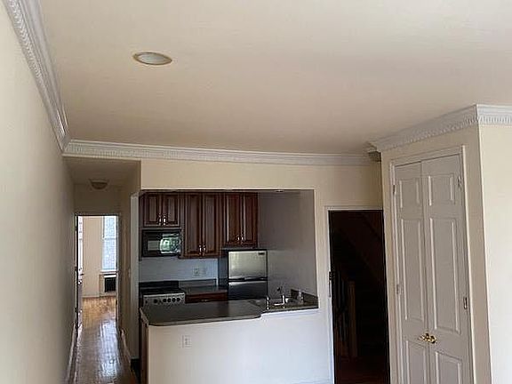 2nd image of 746 10th Ave APT 4N