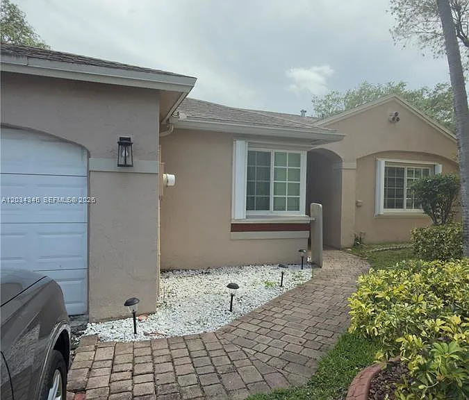 11727 NW 12th St — Photo 1