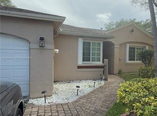 11727 NW 12th St, Pembroke Pines, FL 33026