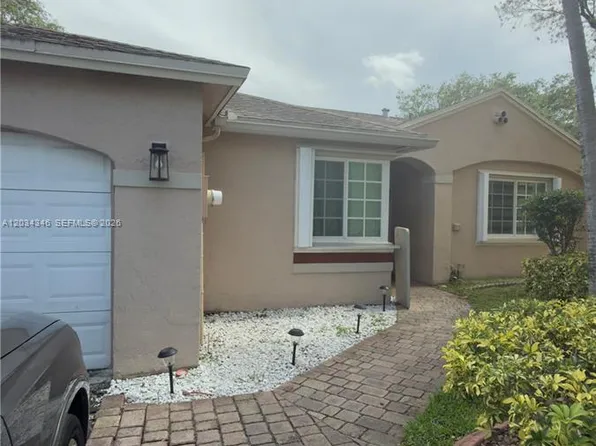 11727 NW 12th St, Pembroke Pines, FL 33026