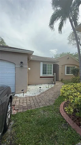 11727 NW 12th St Photo 1