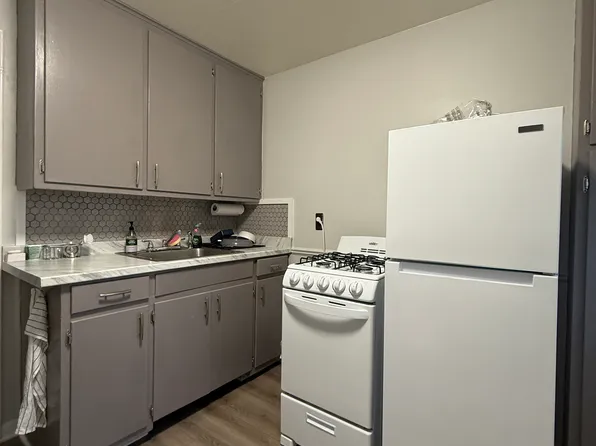 44000 Michigan Ave #8, Canton, MI 48188